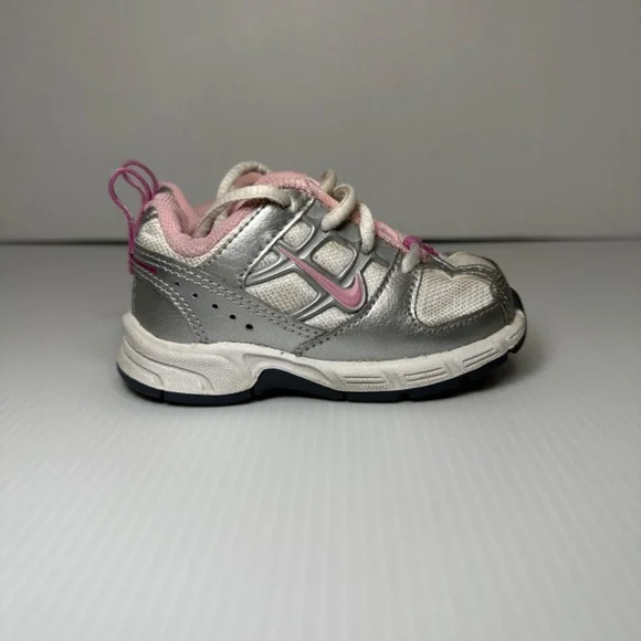 Baby Girls Nike Pillar Tech Tennis Shoes Gray Pink White Size 4 - Picture 4 of 10